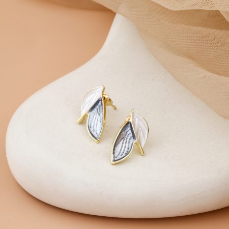 Two-Tone Leaf Stud Earrings – Nature-Inspired Everyday Elegance