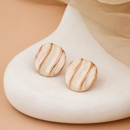 Ivory Wave Textured Stud Earrings – Subtle & Sophisticated Style