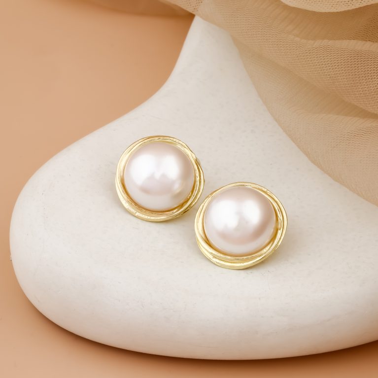 Bold Pearl Dome Stud Earrings – Timeless Everyday Glam