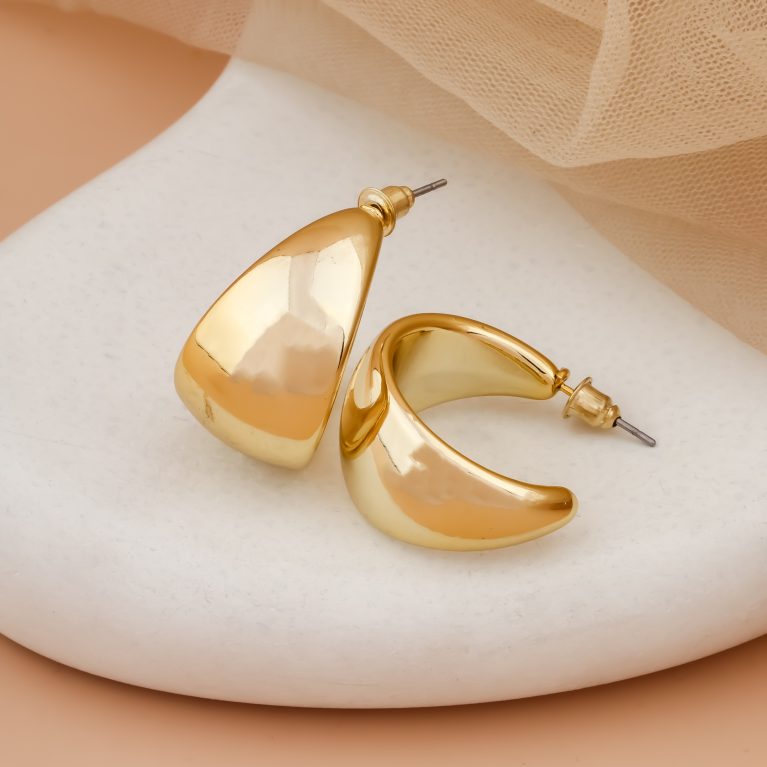 Bold Tapered Hoop Earrings – Sleek Gloss Finish