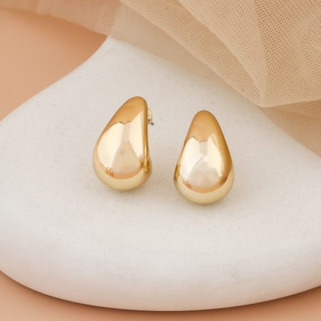 Glossy Teardrop Statement Stud Earrings – Minimal Boldness