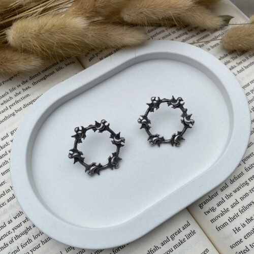 Oxidized Bird Wreath Stud Earrings – Nature-Inspired Minimalism