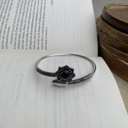 Oxidized Black Stone Floral Bracelet – Adjustable Boho Bangle