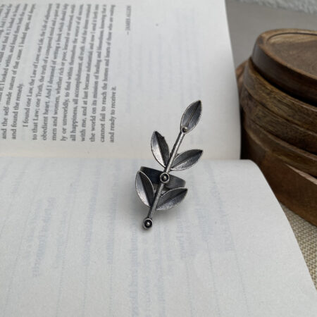 Premium Oxidized Leaf Branch Adjustable Ring – Nature-Inspired Design